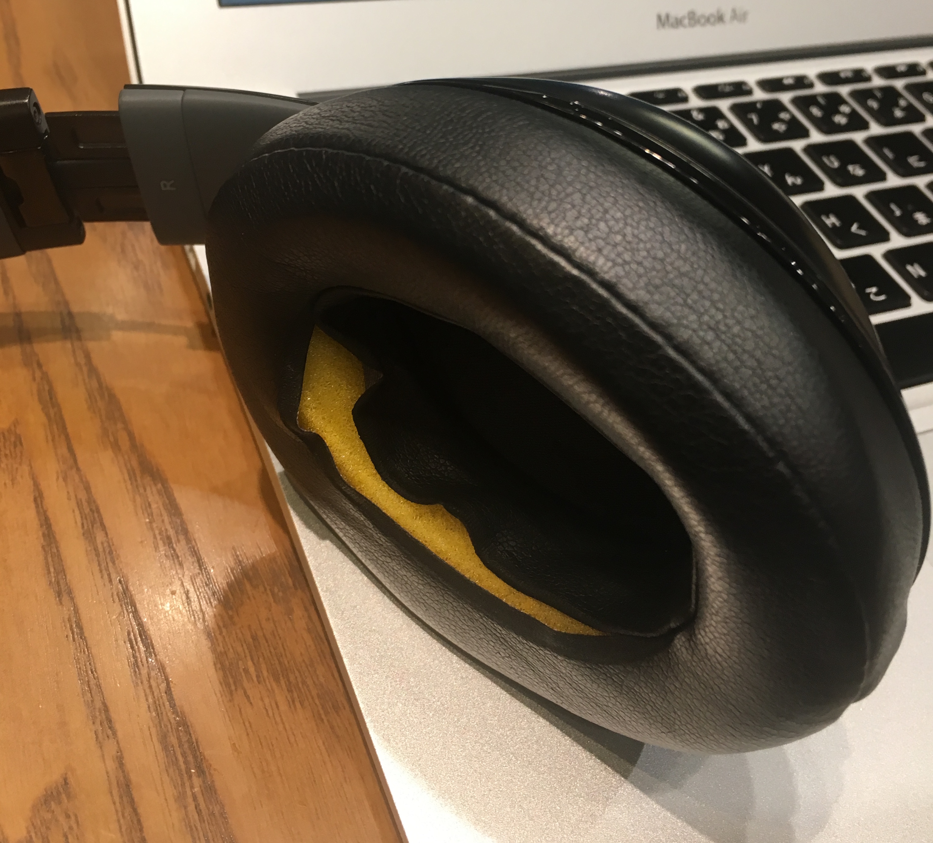 beatsstudio-repair-earpad14