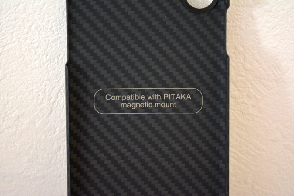 pitaka-magcase-car-mounted-iphone-x-6