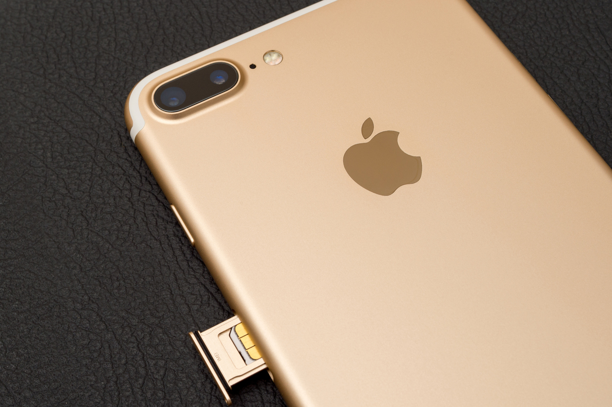 iPhone 7 plus dual camera unboxing inser SIM CARD module