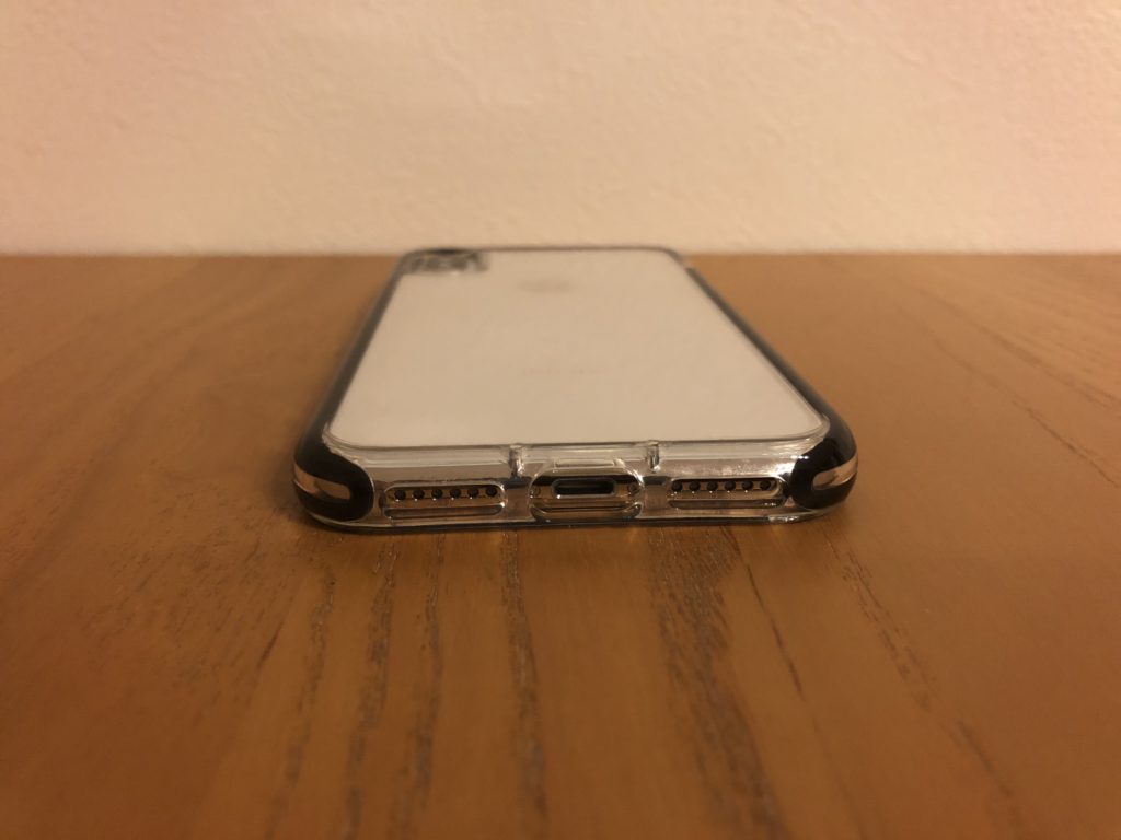 iphone-xs-x-artifit-clear-case-review-3
