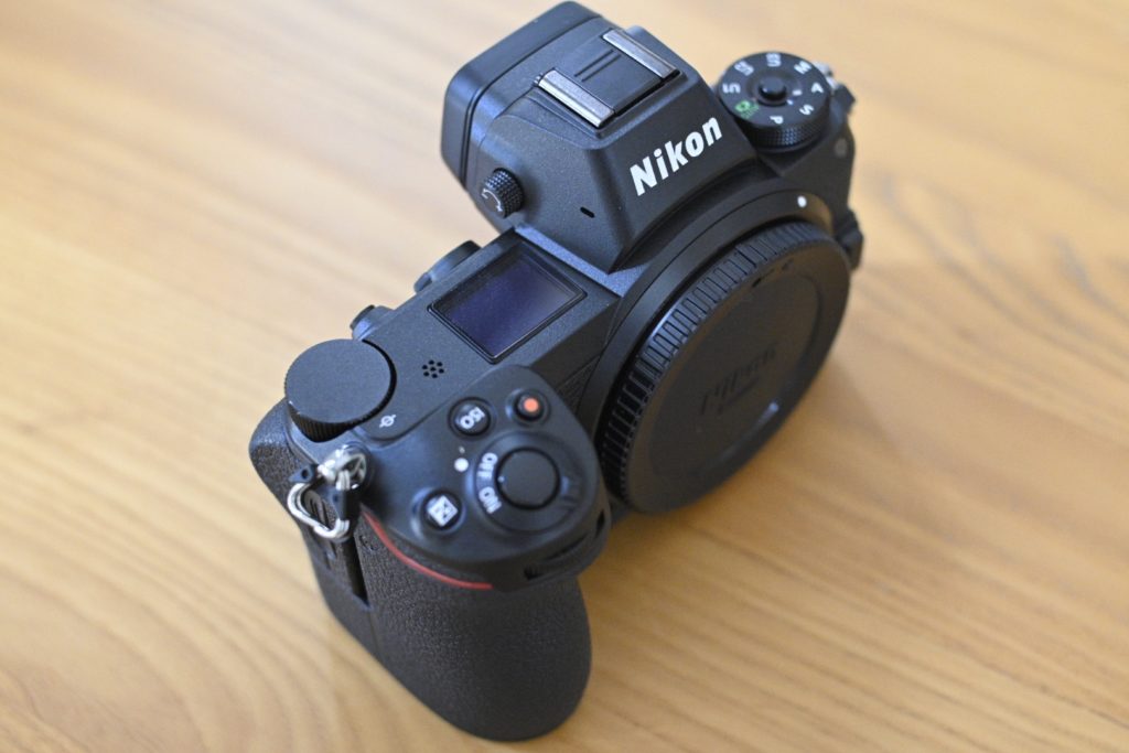 Z5の発売直前にZ6を購入．同梱品を紹介しつつ，NikonもキムタクがCMし 